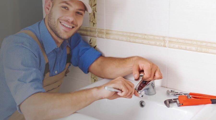 Handle or spout repair in Elgin, OH